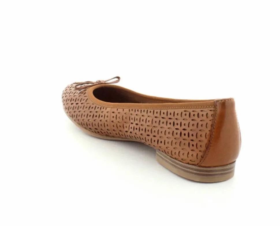 Caroline Skind Ballerina