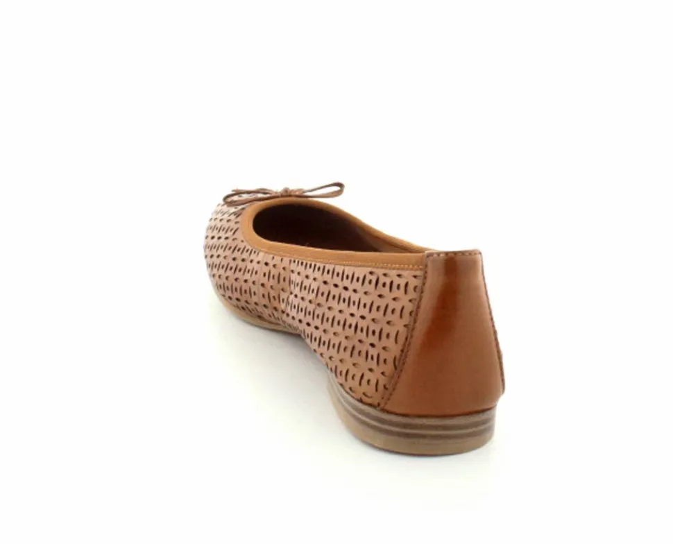 Caroline Skind Ballerina