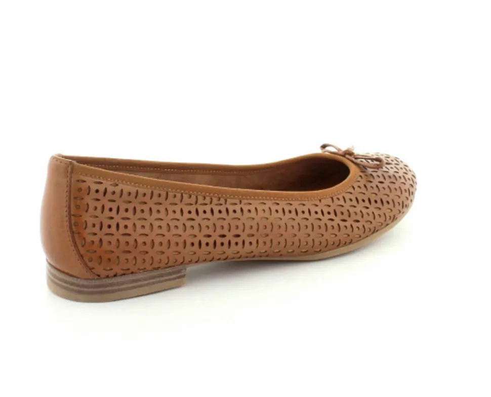 Caroline Skind Ballerina