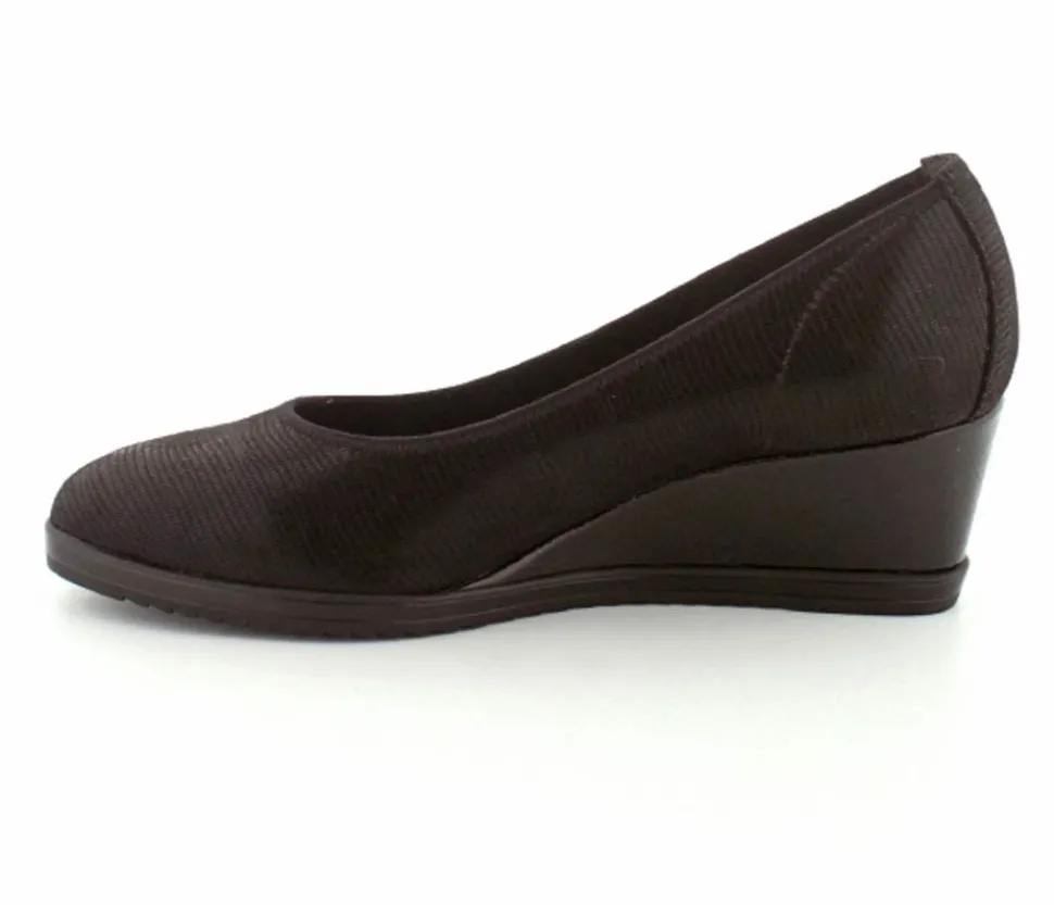 Elina Pump